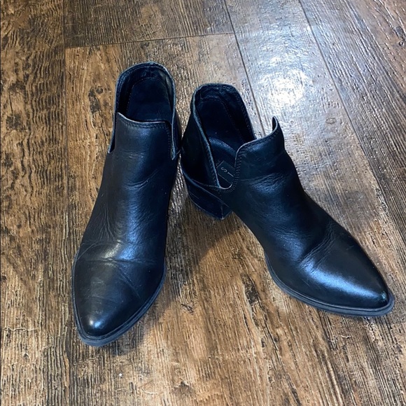 Steve Madden boots - Picture 1 of 5